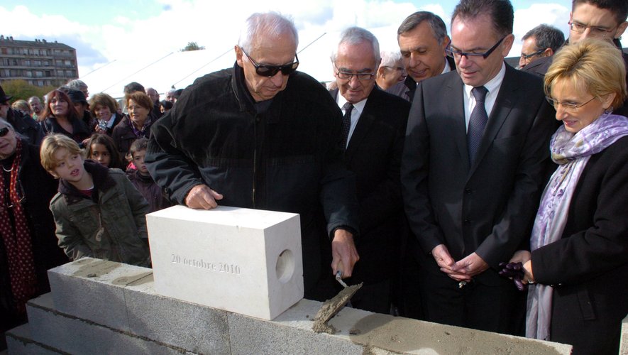 La première pierre du musée Soulages a été posée le 20 octobre 2010.