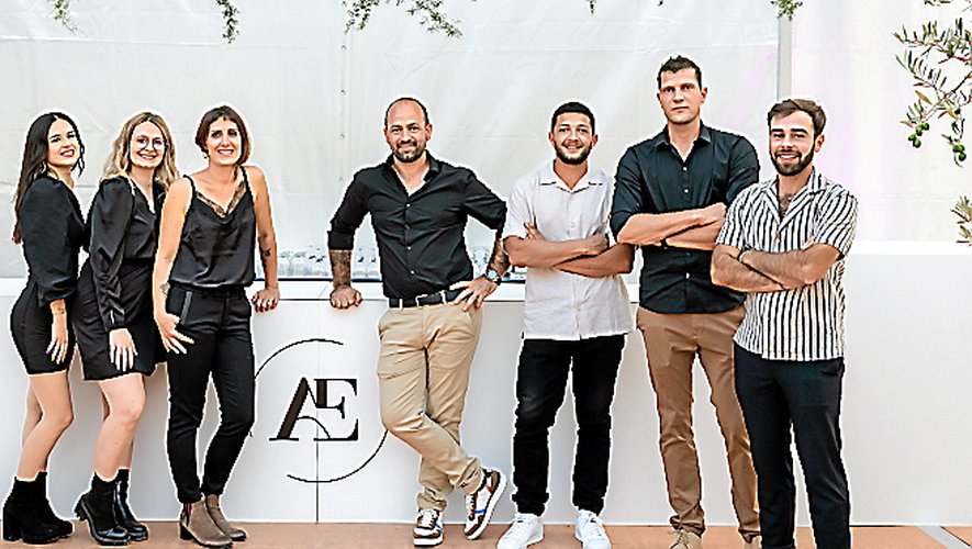 L’équipe d’Aveyron Events avec, au centre, Émilie et Julien Lopez.
