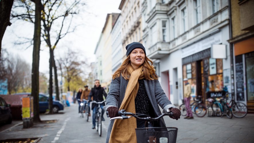 Les citadins sont de plus en plus nombreux à se rendre au travail à vélo (ici Berlin).