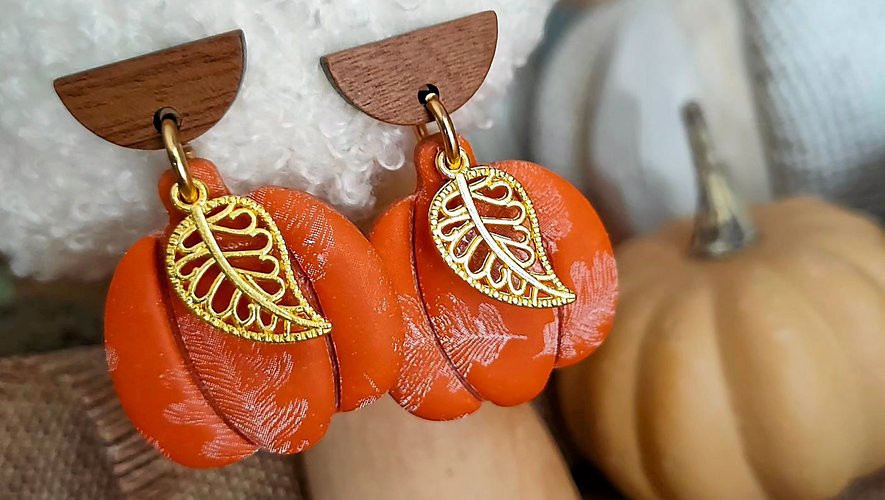 Des boucles d’oreilles  aux couleurs d’Halloween  et de l’automne.