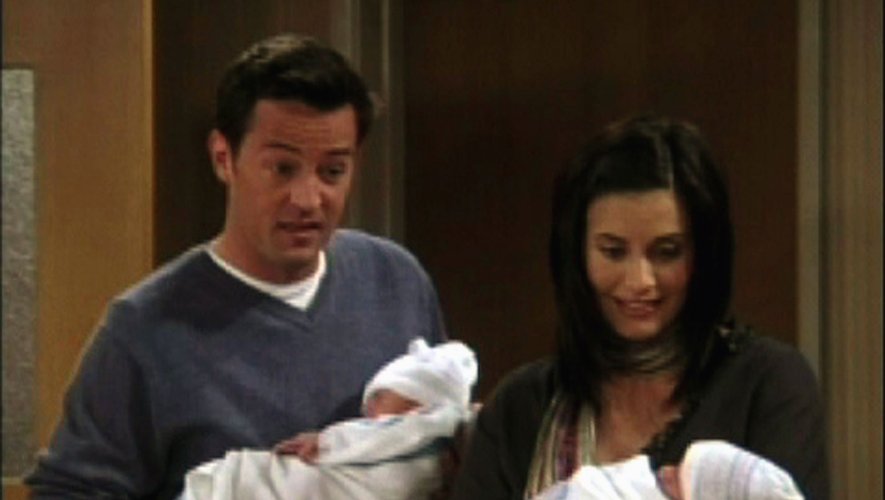 Le dernier épisode de "Friends" dans lequel Chandler et Monica deviennent parents de jumeaux.