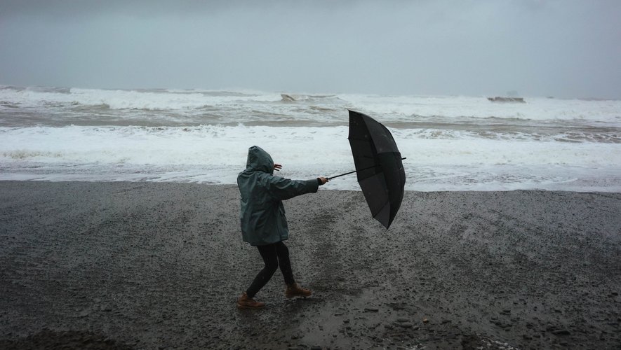 La tempête Ciaran arrive en France : elle va bousculer le pays dès le 1er novembre 2023.