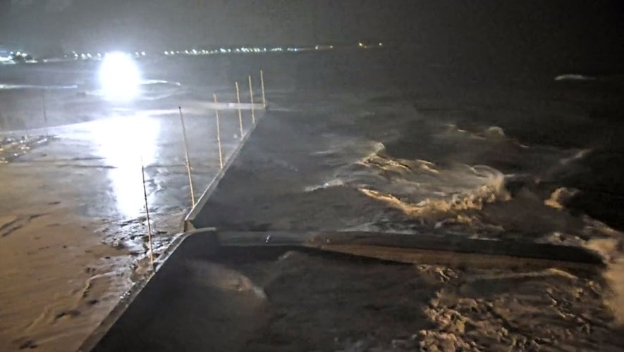 La mer est très agitée avec la force des rafales de vent qui balayent le Nord-Ouest de la France depuis cette nuit.