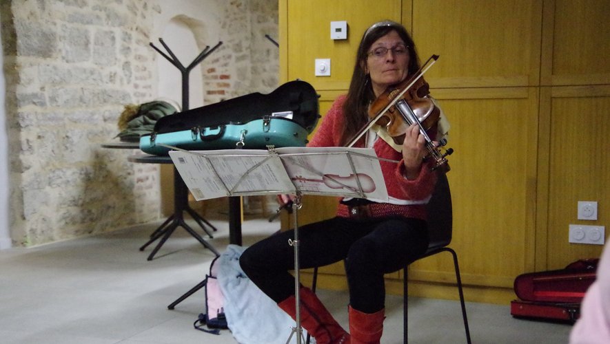 La découverte du violonà la Manufacture avecMarion Lepelletier, professeure au CRDA.