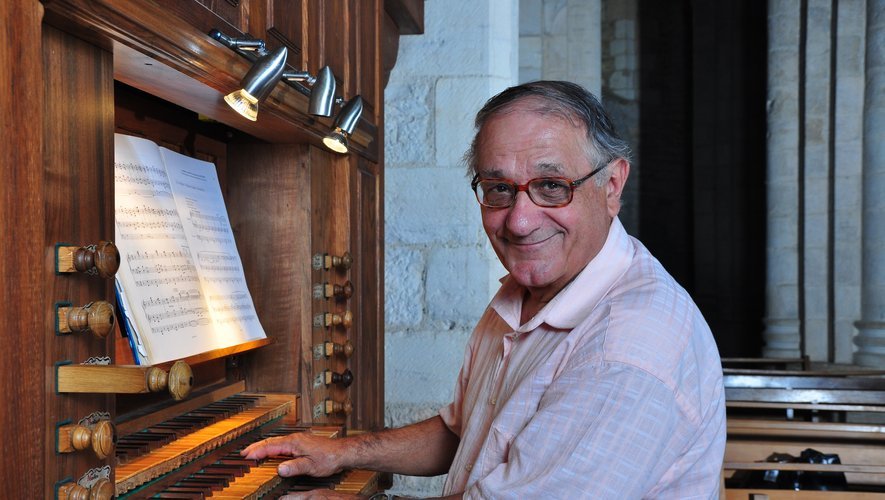 Louis Rébé a l’orgue.