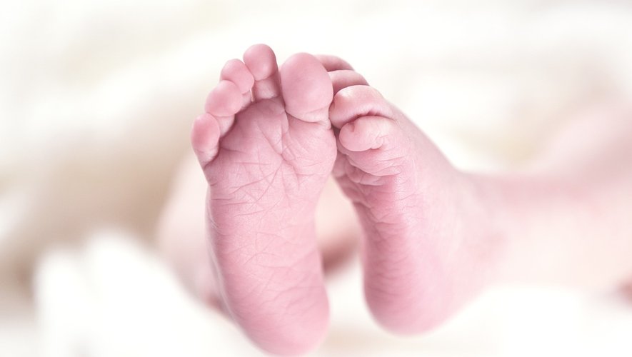 Un nouveau-né a été retrouvé sur un parking, à Béziers, dans la nuit du 12 au 13 novembre 2023.