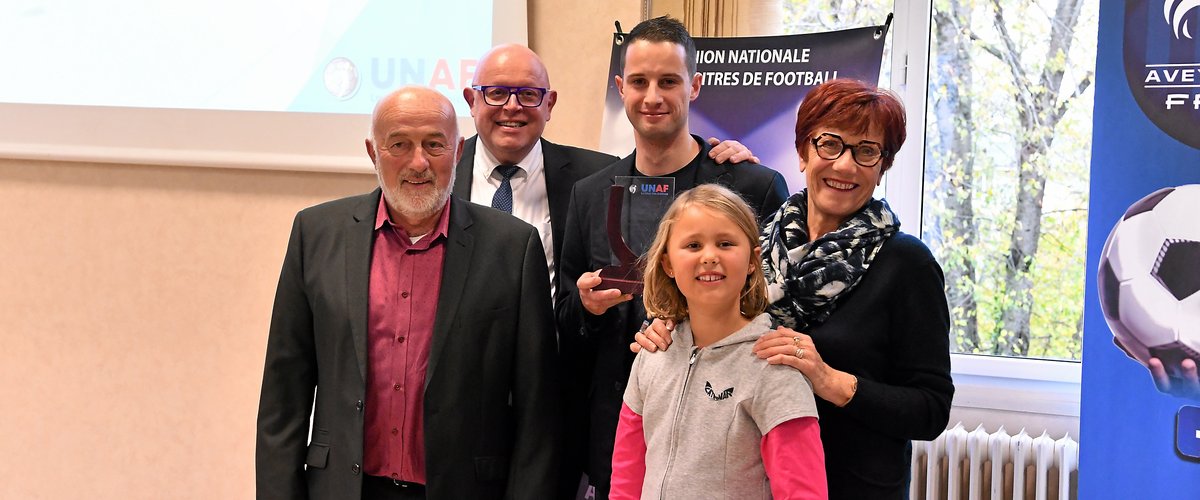 Football : une passion de l'arbitrage récompensée au challenge Bernard-Saules pour le Decazevillois Damien Bonnal