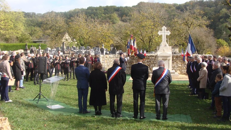 Commémoration de l'Armistice et inauguration du monument aux morts
