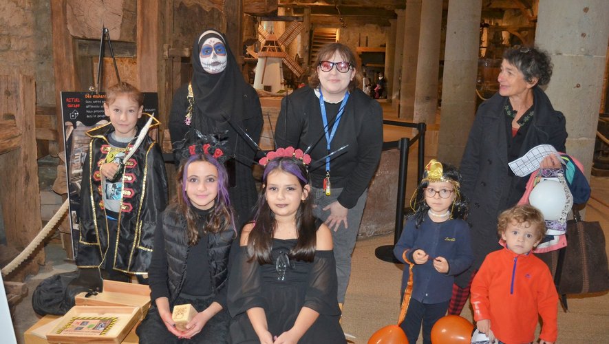 De nombreux enfants et adultes sont venus déguisés pour  le parcours énigmatique d’Halloween : la dernière animation 2023 proposée par le musée. qui a connu un franc succès.