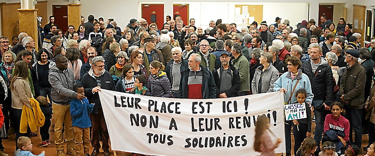 Aveyron : le village de Montlaur mobilisé contre l’expulsion d’une famille angolaise