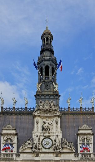 La ville de Paris renouvelle une partie des membres du Conseil Parisien.