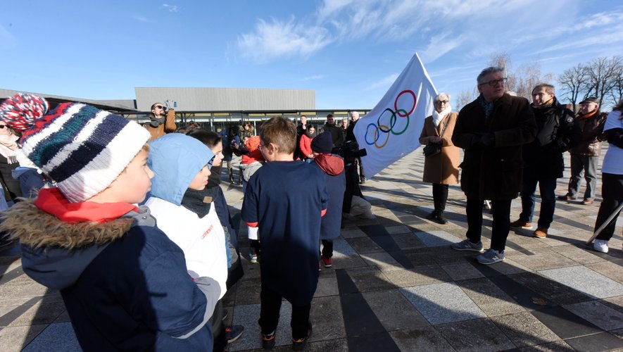 VIDEO. Jeux olympiques et paralympiques : la Tournée des drapeaux passe par  l'Aveyron ce mercredi 