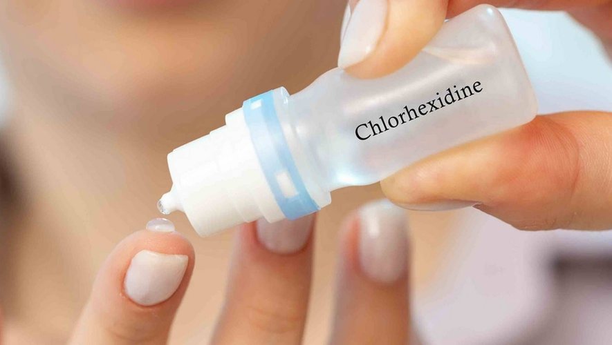La chlorhexidine est un antiseptique qui entre dans la composition de nombreux produits.