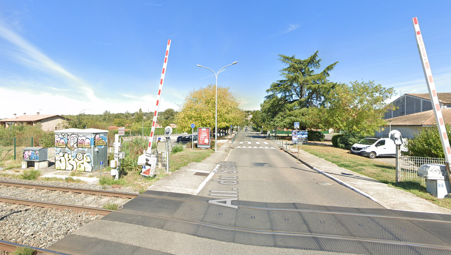 L'accident a eu lieu a un passage à niveau de Montrabé.