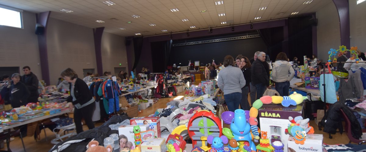 Saint Geniez d'Olt et d'Aubrac. Le rendez-vous de la bourse aux jouets et puériculture a une belle réussite