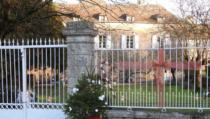 Le château de Lioujas est en cours de décoration pour organiser un grand marché de Noël les samedi 16 et dimanche 17 décembre.