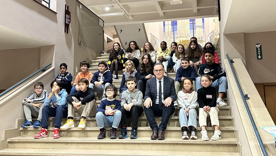 Trente-cinq élèves des écoles publiques de Rodez intègrent le conseil municipal des jeunes.