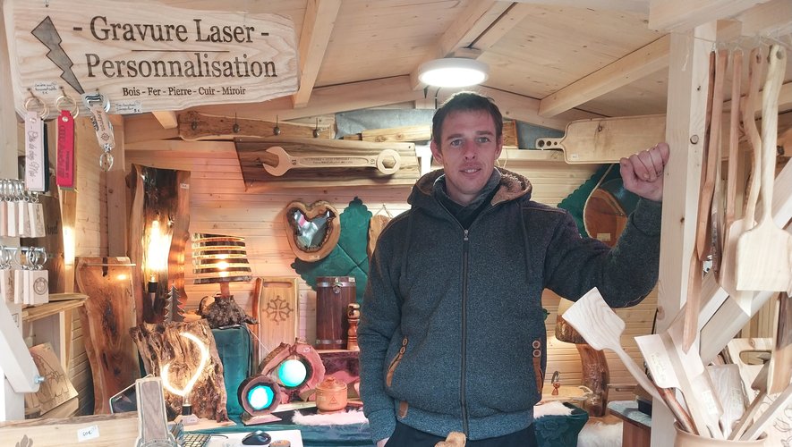 L’atelier gravure au laser sur du bois de Sylvain.Photo DDM BD.