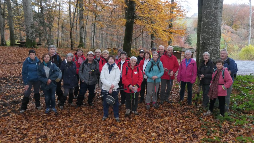 Les participants à cette randonnée dans les bois du Lagast.