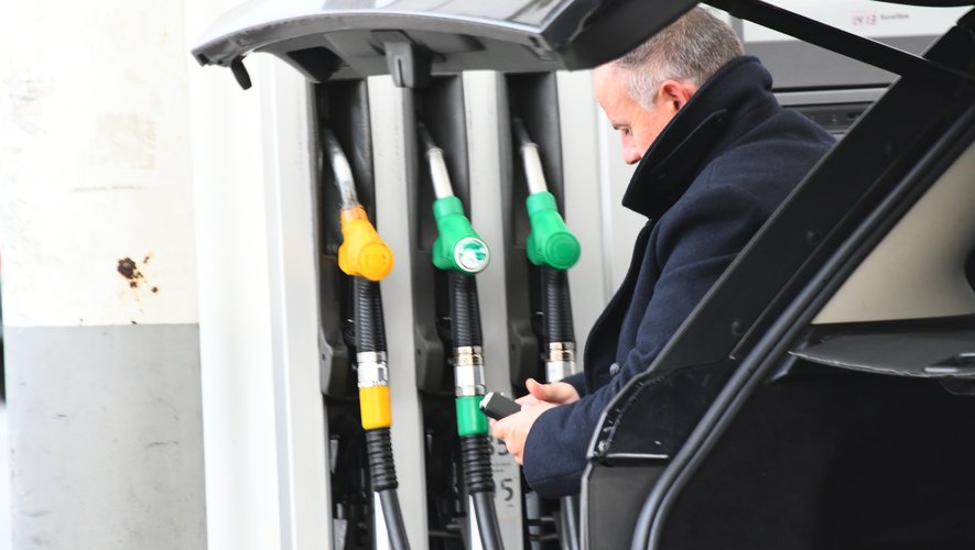 Les prix des carburants continuent de baisser cette semaine de Noël.