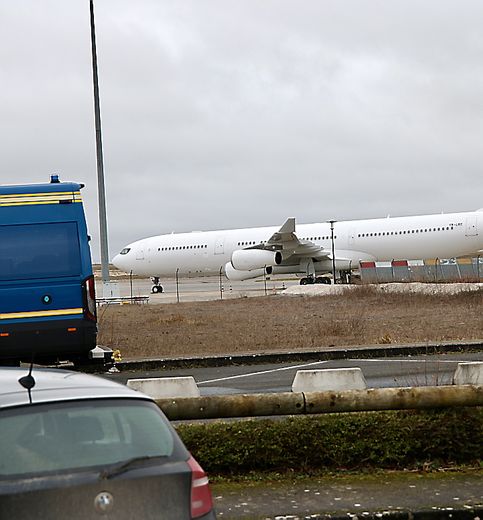 L’avion a été cloué au sol, jeudi, par les autorités françaises.