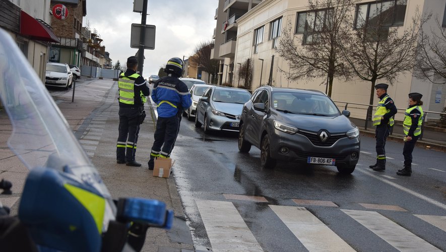 À La Primaube, hier après-midi, les gendarmes ont distribué des éthylotestsaux automobilistes.