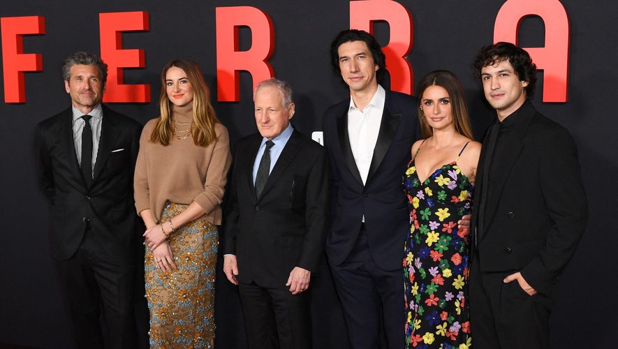 Patrick Dempsey, Shailene Woodley, le réalisateur Michael Mann, Adam Driver, Penelope Cruz et Gabriel Leone arrivent à la première de "Ferrari" à la Director's Guild of America à Los Angeles.