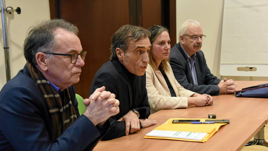 Les représentants du syndicat mixte : Christian Teyssèdre (Rodez Agglomération), Arnaud Viala (Département), Marie Lacaze (Région) et Dominique Costes (CCI).