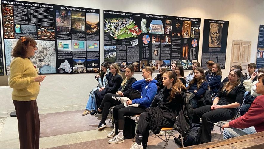 Villefranche de Rouge. Gli studenti delle scuole superiori entrano in contatto con gli operatori sanitari Villefranche de Rouge. Gli studenti delle scuole superiori entrano in contatto con gli operatori sanitari