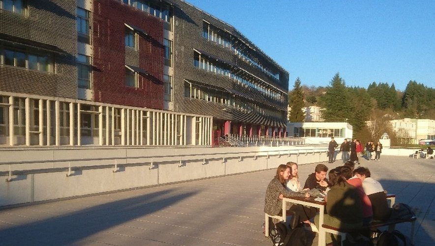 Le lycée La Découverte affichait en 2023un taux de réussite au bac général supérieur à 95 %.