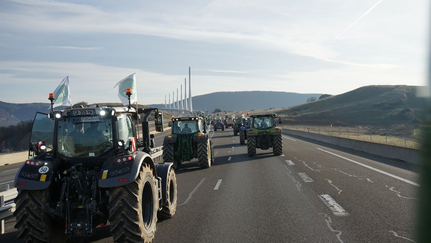 De nombreux tracteurs risquent de converger vers Paris, lundi à 14 heures.