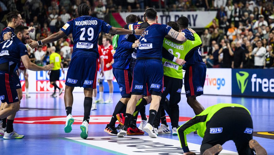 Après leur victoire face au Danemark dimanche à Cologne (Allemagne), les handballeurs français avaient retrouvé l'Hexagone lundi 29 janvier.
