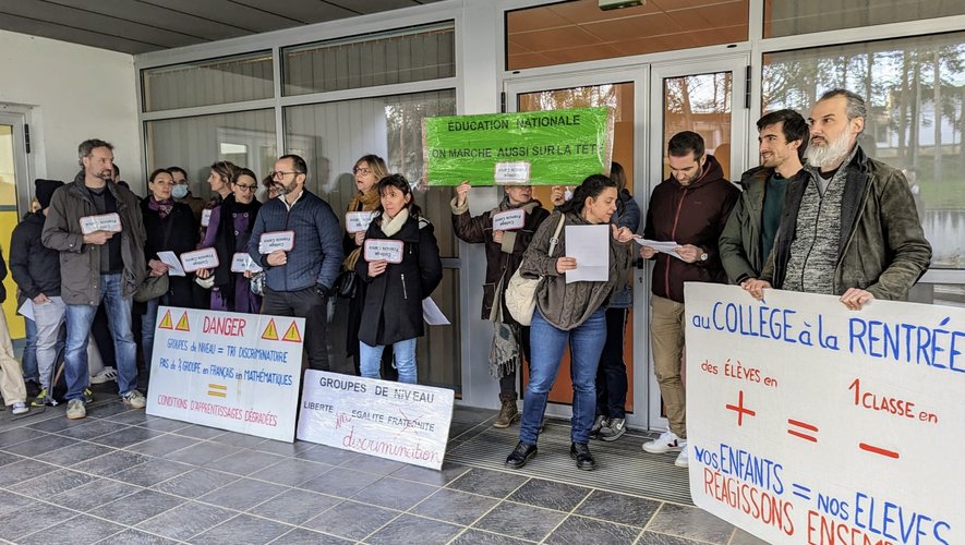 Les enseignants en grève ces derniers jours au collège villefranchois.