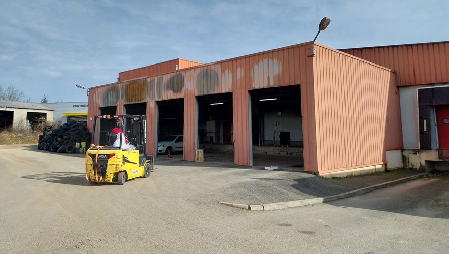 Après la liquidation mardi, des employés de l’entrepris, ont vidé les locaux de l’usine de production à Villeneuve-d’Aveyron.