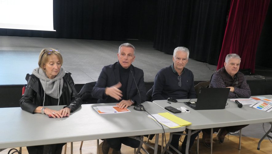 Le maire Jean-Philippe Sadoul entouré de Dominique Gombert, d’Alain Bessière et de Laurent Portal.