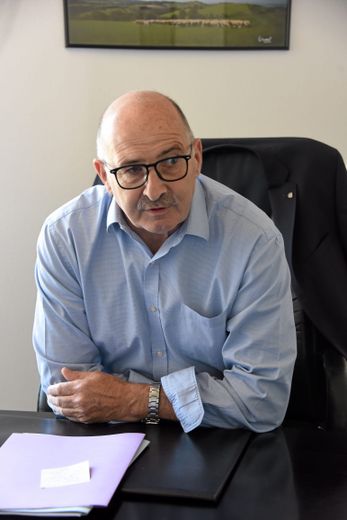Jacques Molières qui a succédé à Jean Laurens en novembre 2010, quittera la présidence de la chambre d’agriculture de l’Aveyron au début de l'année 2025.