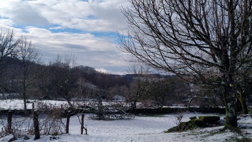 De la neige pourrait encore tomber en Aveyron et en Lozère ce mardi.