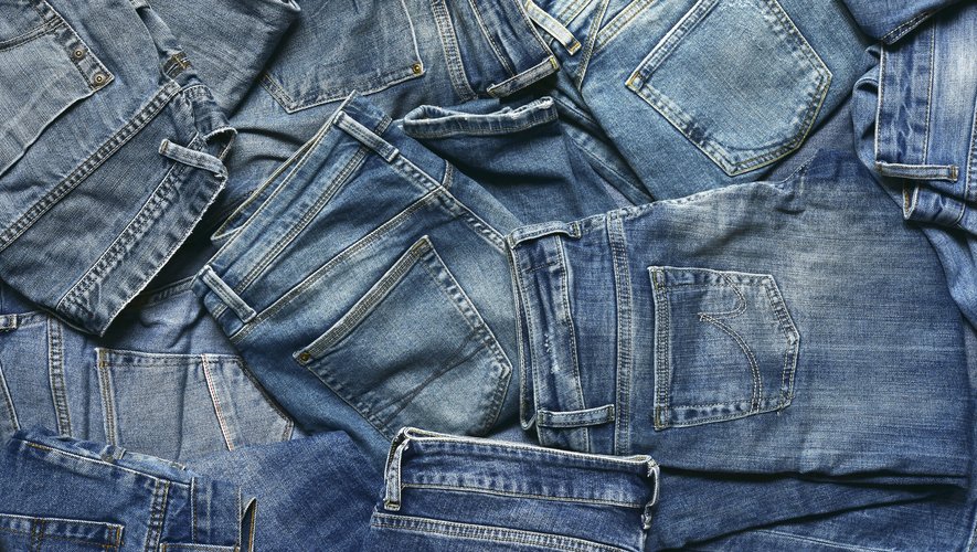 La couleur des jeans est aujourd'hui obtenue à partir d'indigo synthétique au cours d'un processus qui utilise des produits chimiques toxiques et émet au passage du CO2.
