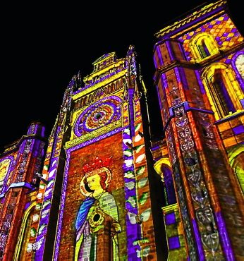 Si tous les étés, un spectacle de mapping est organisé sur la cathédrale, l’ancien maire plaide pour que le monument soit éclairé tous les soirs. Comme dans les années 2000.