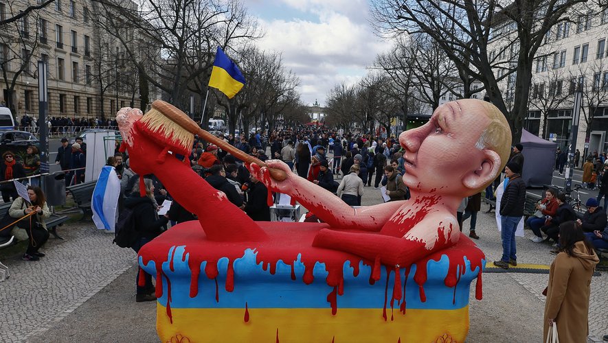 Manifestation contre le régime de Vladimir Poutine, ce dimanche 17 mars à Berlin, devant l'ambassade de Russie.