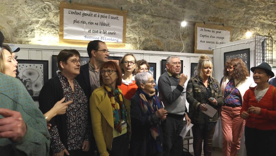 Le vernissage de l’exposition a réuni élus et amis de "Paroles Vives" autour des artistes.