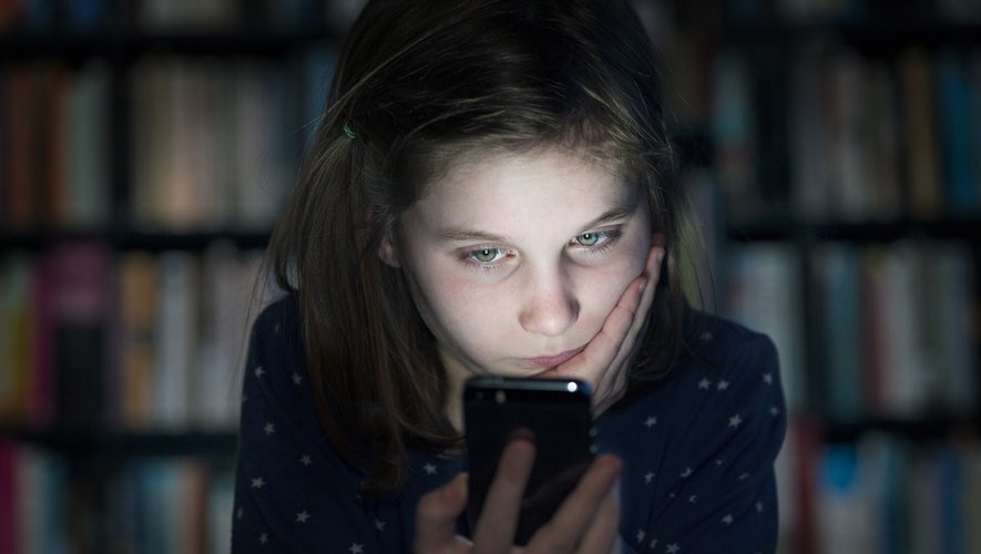 Dans la plupart des territoires, le cyberharcèlement atteint son maximum à 11 ans pour les garçons et 13 pour les filles.