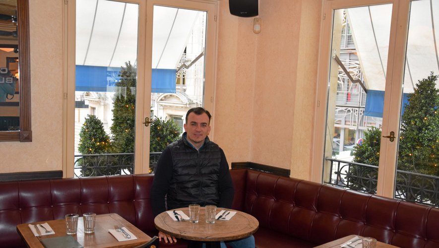 Après avoir œuvré au service du Rex et du Compas, Charly Passera a pris la gérance du Café Blanc, à Paris.