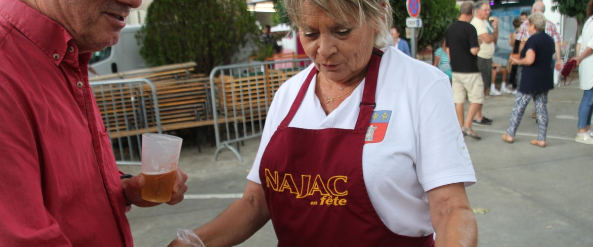 Aveyron : le Salon du goût de Najac continue ce 7 avril en hommage à Maryse Tandonnet, bénévole qui est décédée deux jours avant l'ouverture