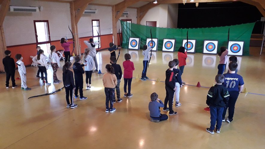 Lors des précédentes séances de tir, les enfants ont appris à viser le centre de la cible et compter les points.