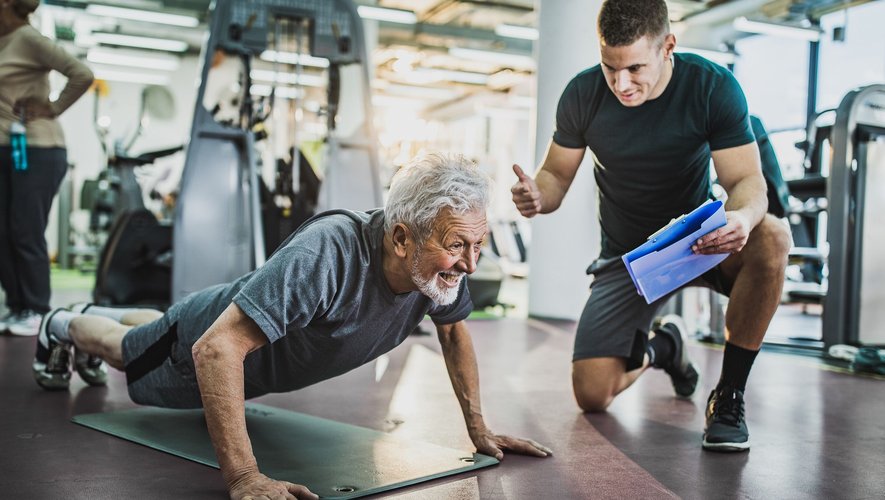 La musculation améliore la santé des personnes âgées sur les dimensions physique, psychique et social.