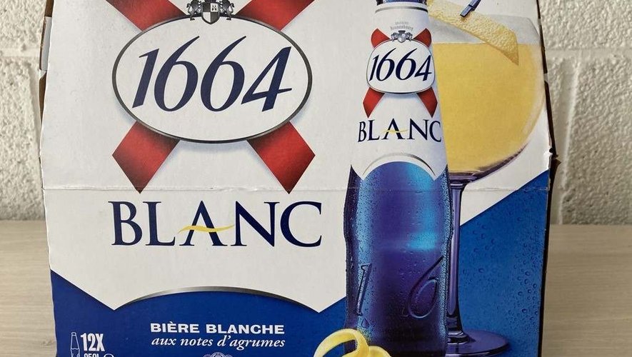 Plusieurs lots de bière 1664 blanche fabriquée et commercialisé par Kronenbourg, font l’objet d’un rappel depuis ce jeudi 18 avril à cause de la présence d’antigel dans la boisson.