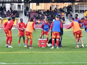 Football : Rodez reçoit le Paris FC avec vue sur les play-offs d'accession en Ligue 1, suivez la rencontre en direct commenté