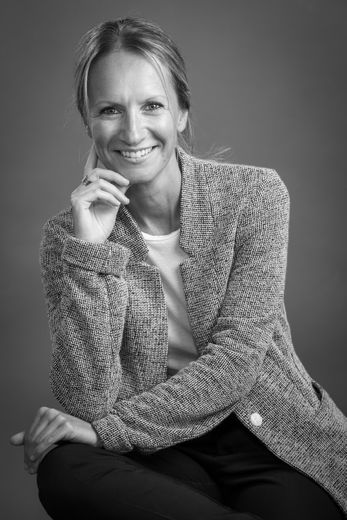 Née au Mans en 1981, Charlotte Bouvier a créé ACE ergonomie, en septembre 2018 à Rodez, dans le cadre d’une reconversion professionnelle. Elle accompagne, notamment, les entreprises et les établissements médico-sociaux.