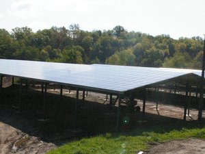 Aveyron : la toiture du quillodrome d'Auffet recouvert de panneaux photovoltaïques
